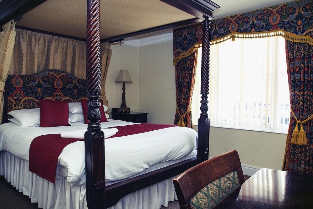 The Red Lion Hotel 3*